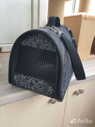 Переноска для кошек и собак