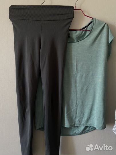 Леггинсы и футболка