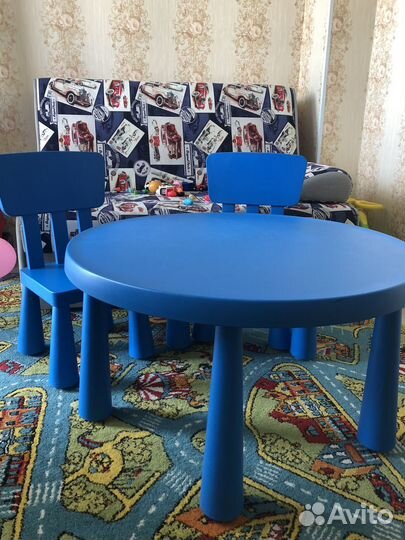 Стол детский и 2 стула. Икея