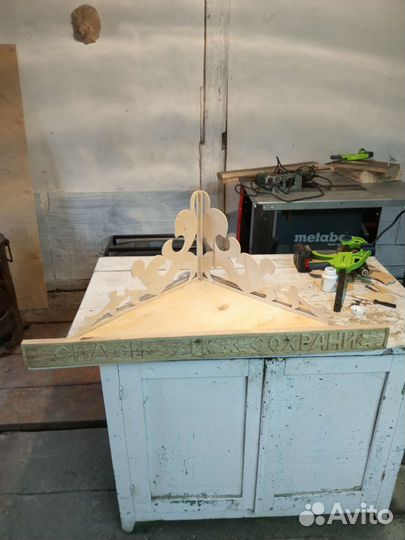 Угловой иконостас