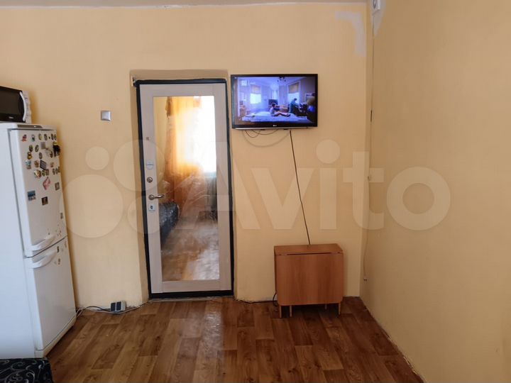 Комната 12 м² в 8-к., 1/5 эт.