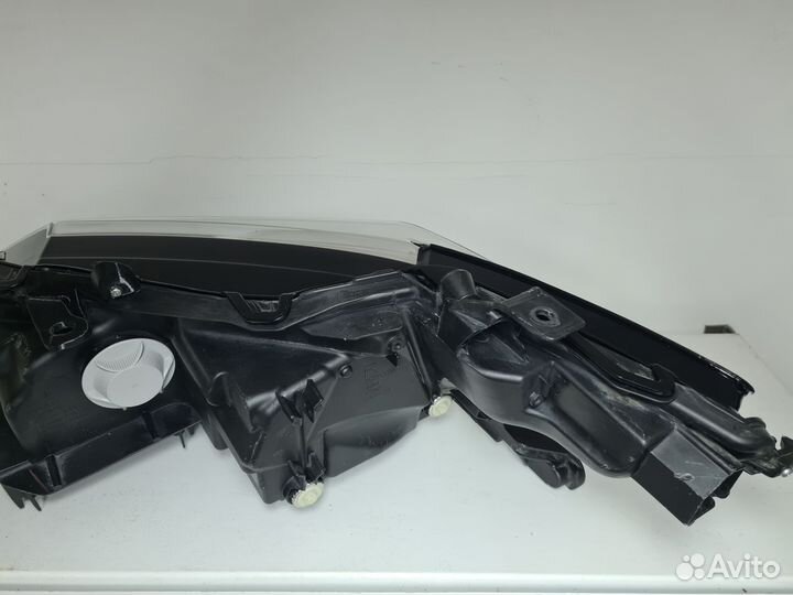 Фара правая Toyota Camry 70 LED рестайл