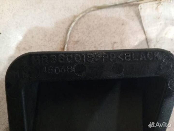 Решетка вентиляционная Mitsubishi Lancer Cedia CS