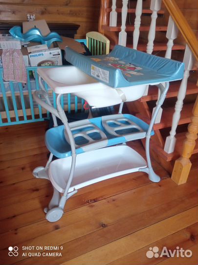 Ванночка для купания и пеленальный столик