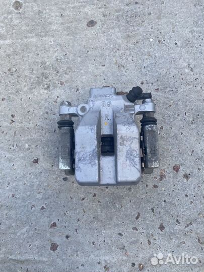 Суппорт задний на toyota rav 4