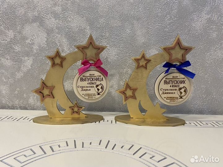 Медали на подставке