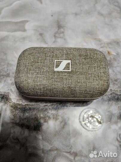 Кейс наушников Sennheiser momentum tws 2. Оригинал