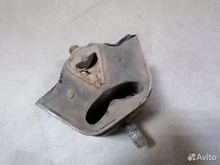 Опора подушки левая VW Pointer 2004-2009