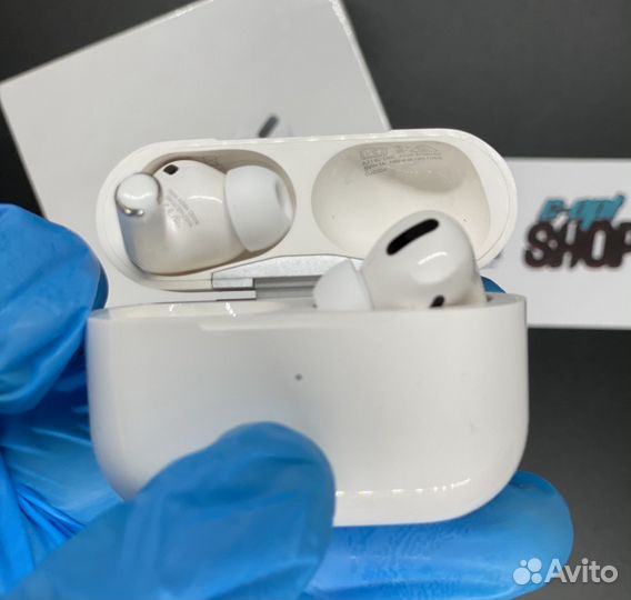 AirPods Pro + Apple Watch 8 Ultra