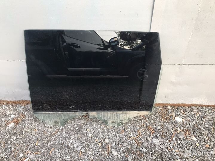 Стекло двери заднее левое туарег 1