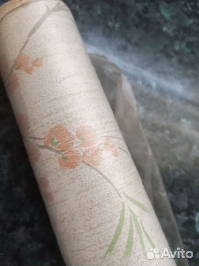 Рулон обоев для дачи