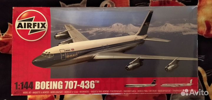 Сборная модель самолета Boeing 707-436