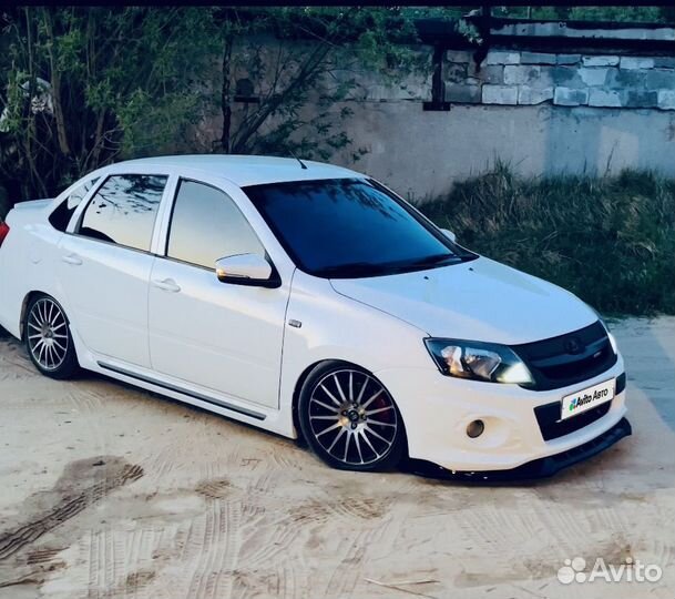 LADA Granta 1.6 МТ, 2015, 18 000 км