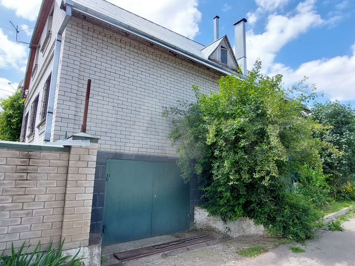 Дом 177,6 м² на участке 6 сот.