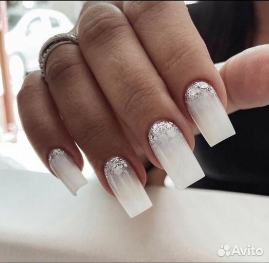 Модель на наращивание ногтей