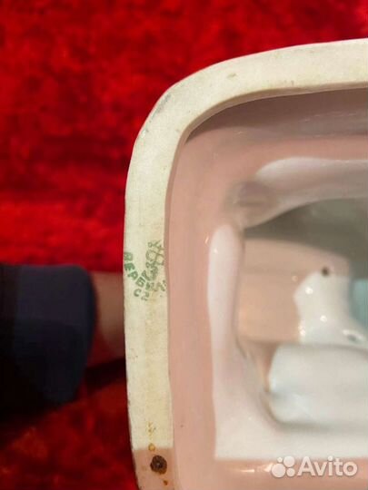 Фарфоровая статуэтка, Пионер на лыжах