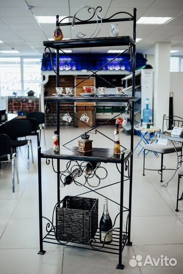 Кованая этажерка