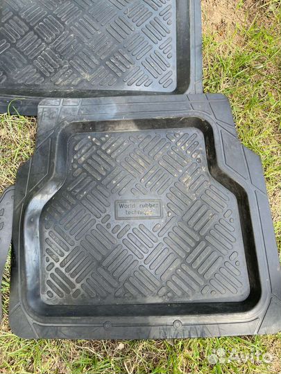 Автомобильные коврики резиновые