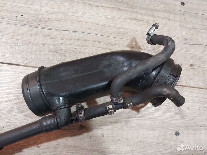 Патрубок воздушный Volkswagen Passat B5