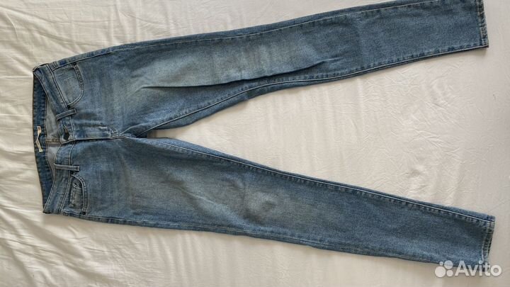 Джинсы Levi's 711