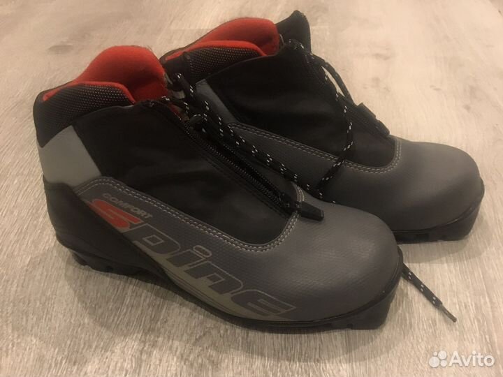 Лыжные ботинки