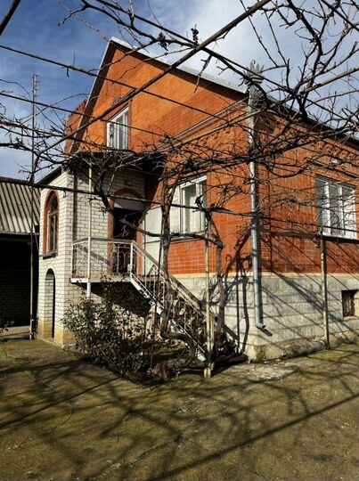 Дом 327 м² на участке 20 сот.