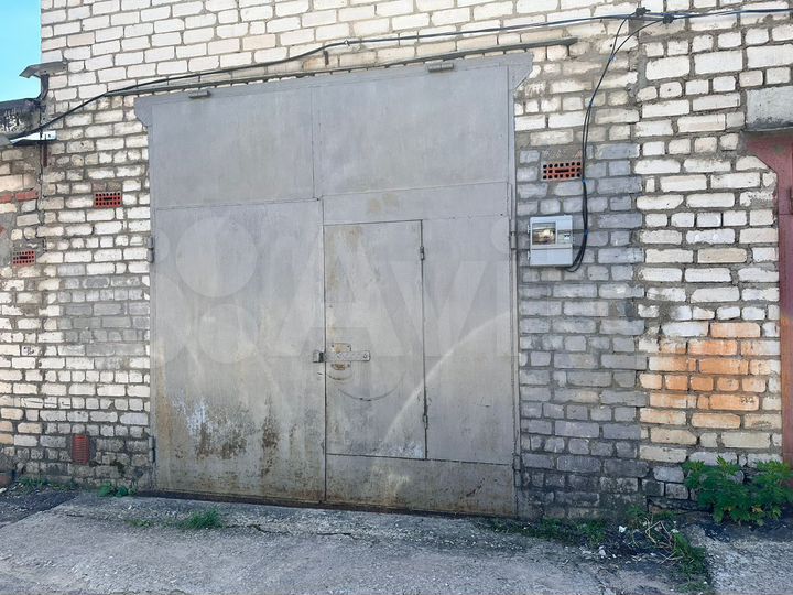 Гараж, > 30 м²