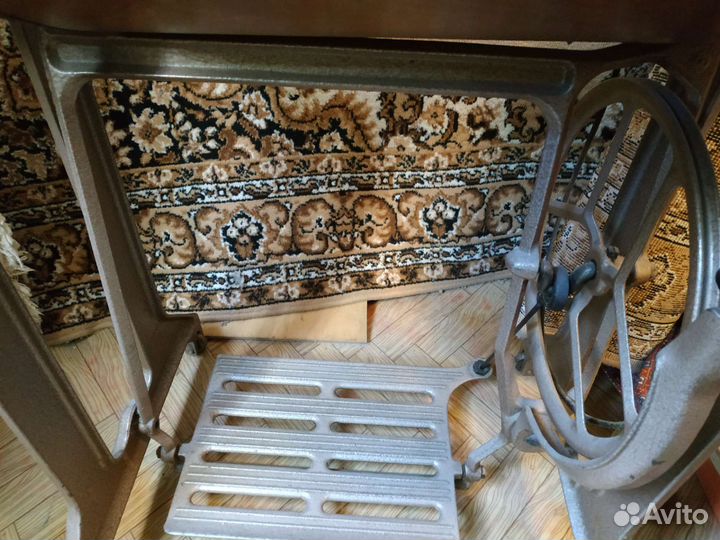 Швейная машина