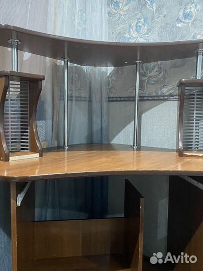 Компьютерный стол