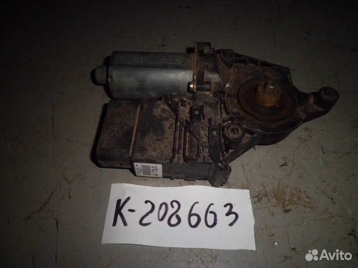 Моторчик стеклоподъемника (Volkswagen Passat)