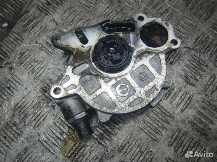Вакуумный насос Skoda Octavia (A4) рест. 2010