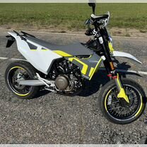 Husqvarna 701 Supermoto 2022