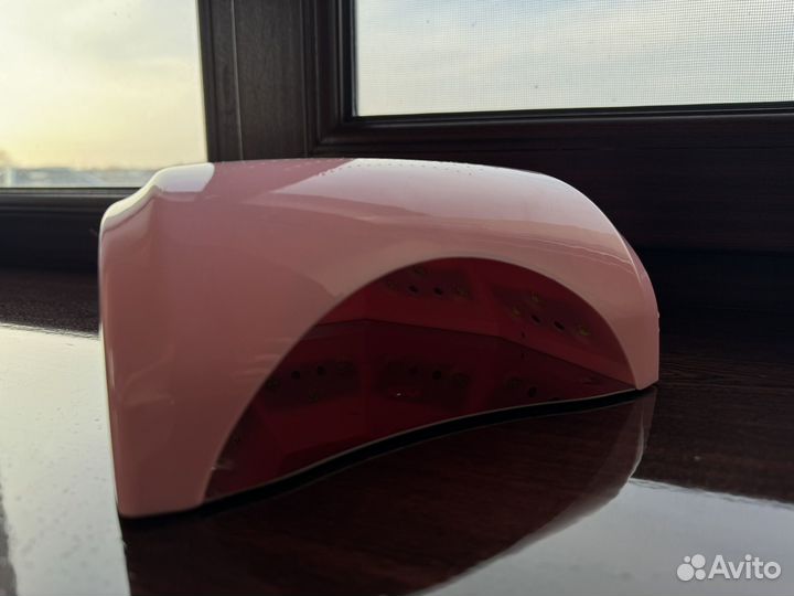 Лампа для сушки ногтей