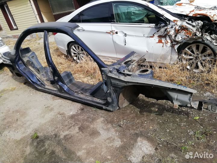 Боковина кузова правая Киа Спектра