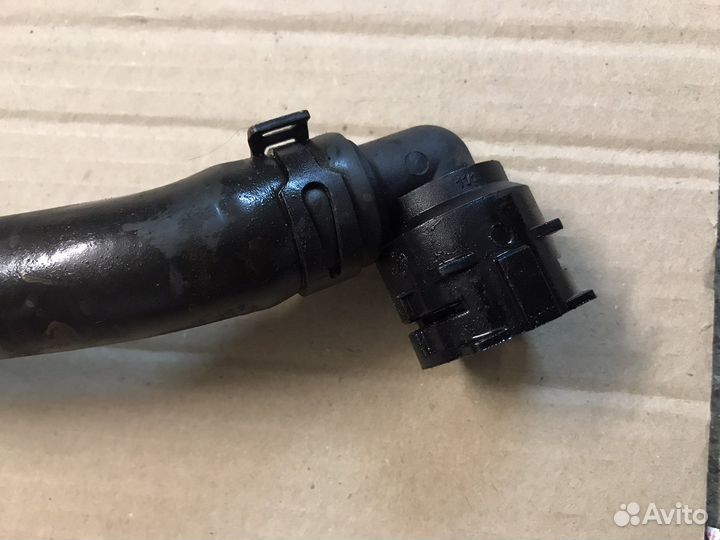 Патрубок системы охлаждения VW Tiguan