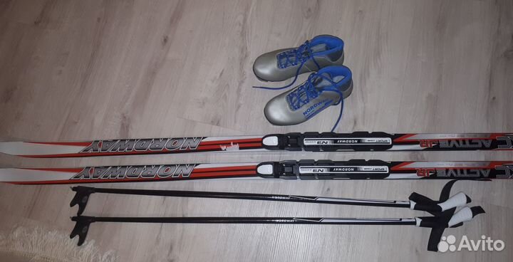 Лыжи с ботинками 36 размер. Катались один раз