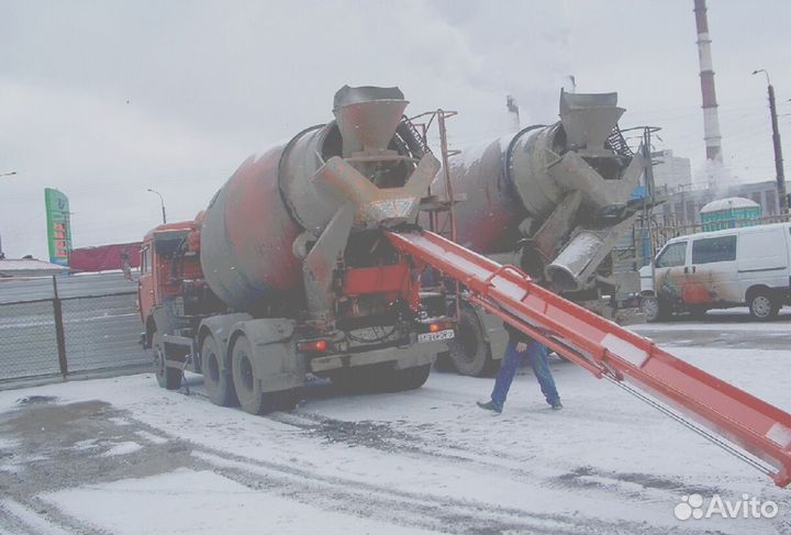 Тампонаж трубопровода бетоном. Удлиненный лоток для автобетоносмесителя. Рукав для заливки бетона. Бетононасос швинг 28/32. Миксер с трубой.