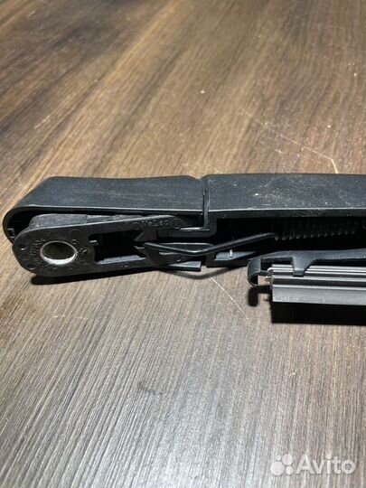 Рычаг щетки задний Mercedes-Benz Gl-Class X164