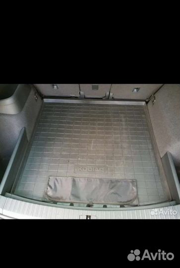 Автомобильные коврики в багажник Skoda