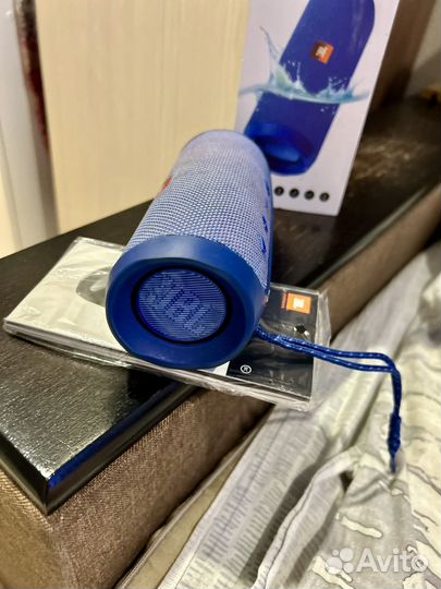 Акустические колонки jbl
