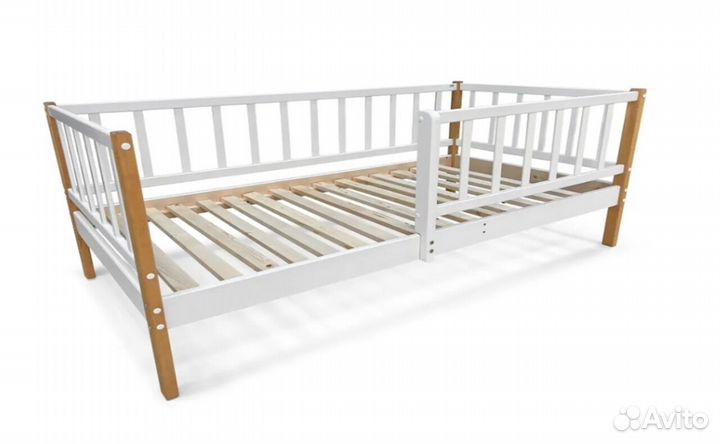 Кроватка детская с бортиком Лисенок из массива