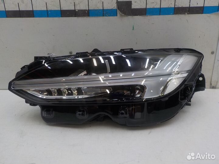 Фара левая Volvo S90