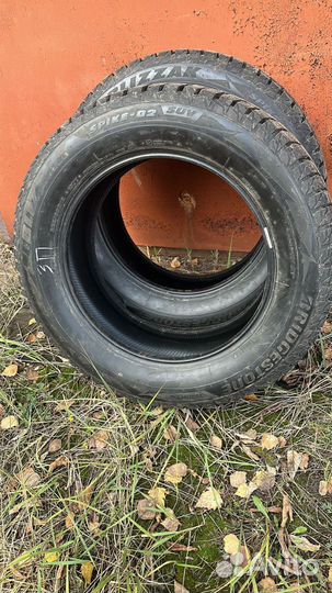 Bridgestone Blizzak Spike-02 235/60 R18