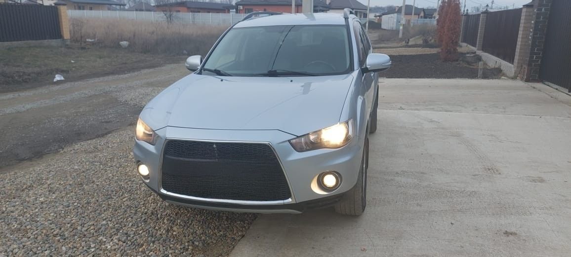 Mitsubishi Outlander: фото владельца
