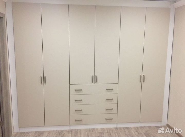 Шкаф в детскую