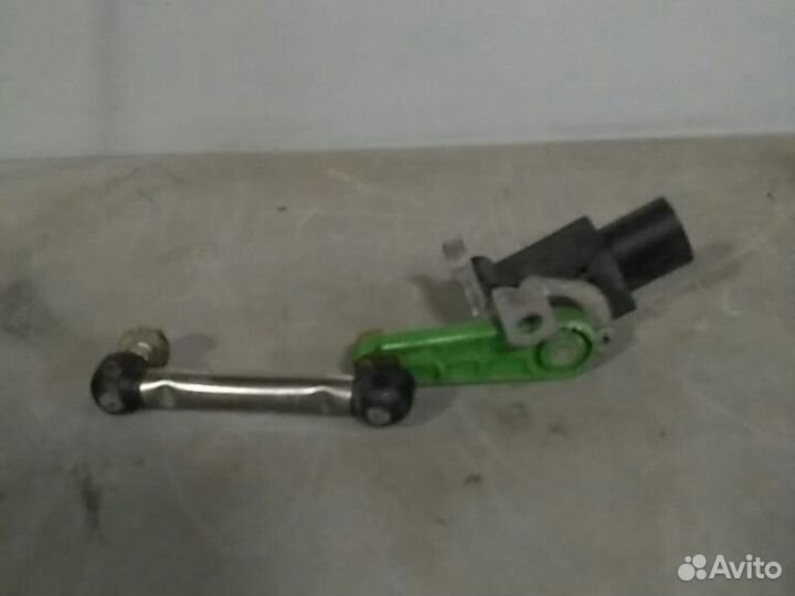 Датчик уровня кузова Volkswagen Touareg NF 2