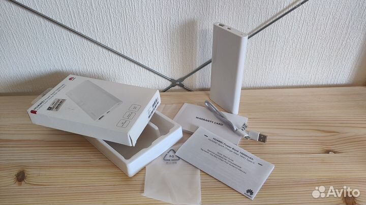 Внешний портативный аккумулятор Power Bank huawei