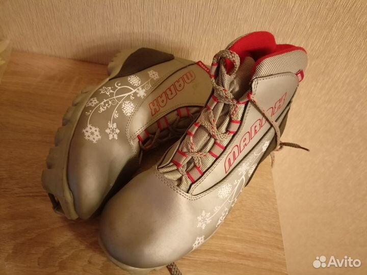 Лыжные ботинки