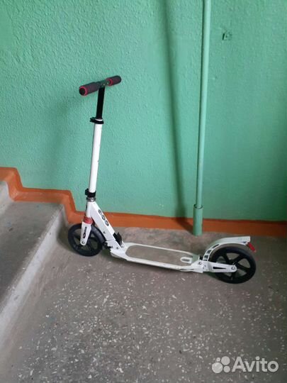 На амартизаторе 20 см колёса