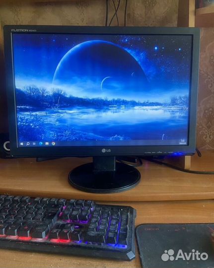 Монитор LG 22